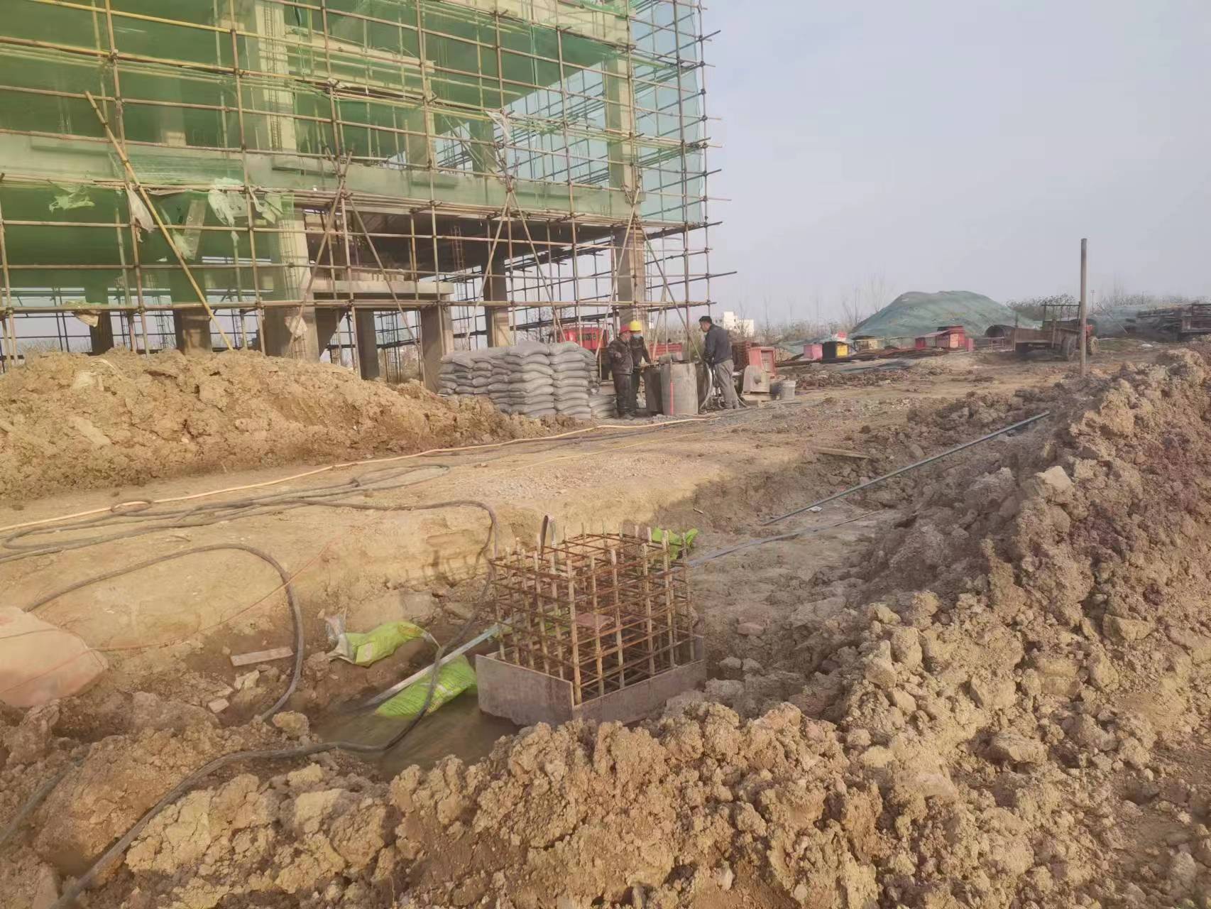 旌阳当桥梁出现裂缝的时候应该及时加固修补